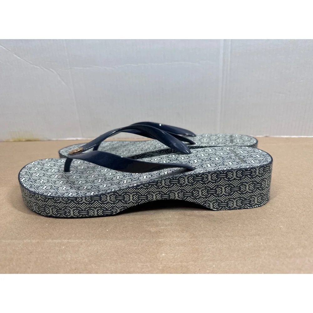 Tory Burch Navy White Link Pattern Wedge Flip Flop Sandals Gold Logo Medallion